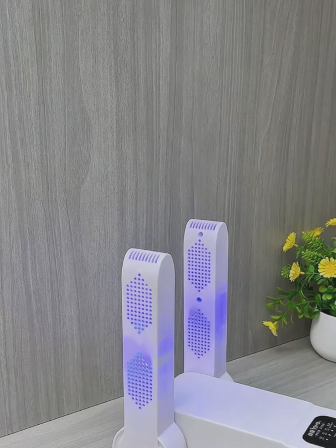 Cargar video: “Mis botas de invierno siempre estaban húmedas por dentro, pero con Bienok ya no tengo ese problema. Las uso al día siguiente sin inconvenientes.” – Alejandro C.👻Secador Bienok Multifuncional - 30% de descuento - HOT SALE 👻